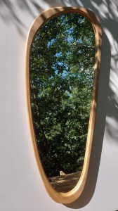 Зеркало Италия неправильной формы в деревянной раме
